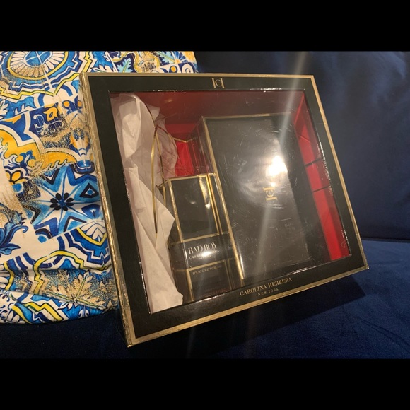 Carolina Herrera Bad Boy 5.1 & 3.4 shower gel - Picture 3 of 5